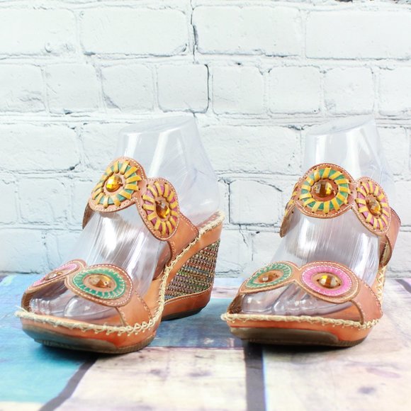 L'ARTISTE Taffy Studded Strappy Wedge Sandals Sz 7 - Picture 7 of 13